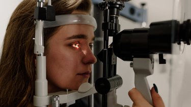 Praca jako optometrysta – zarobki i wymagania